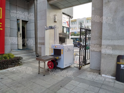 學校安檢門
